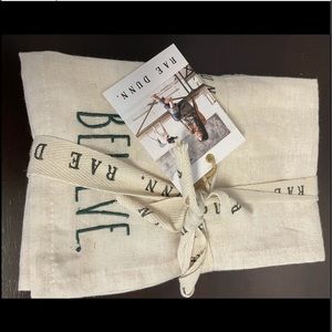 NWT Rae Dunn Set of 4 Embroidered Napkins B M F S